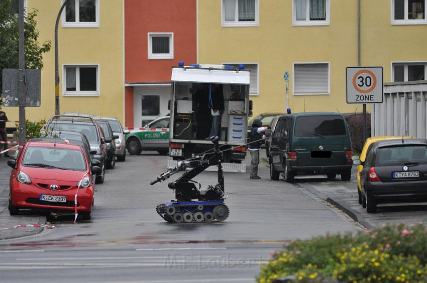 Kofferbombe entschaerft Koeln Graeffstr Subbelratherstr P050.JPG